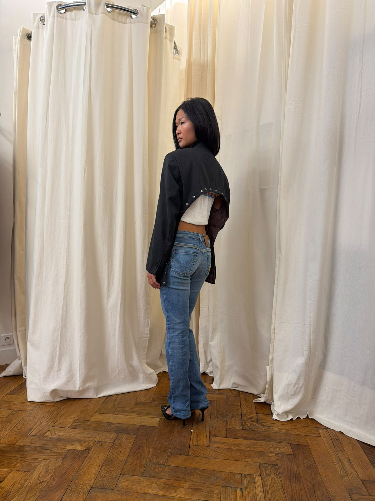 Isonme Emily Open Back Blazer dark grey