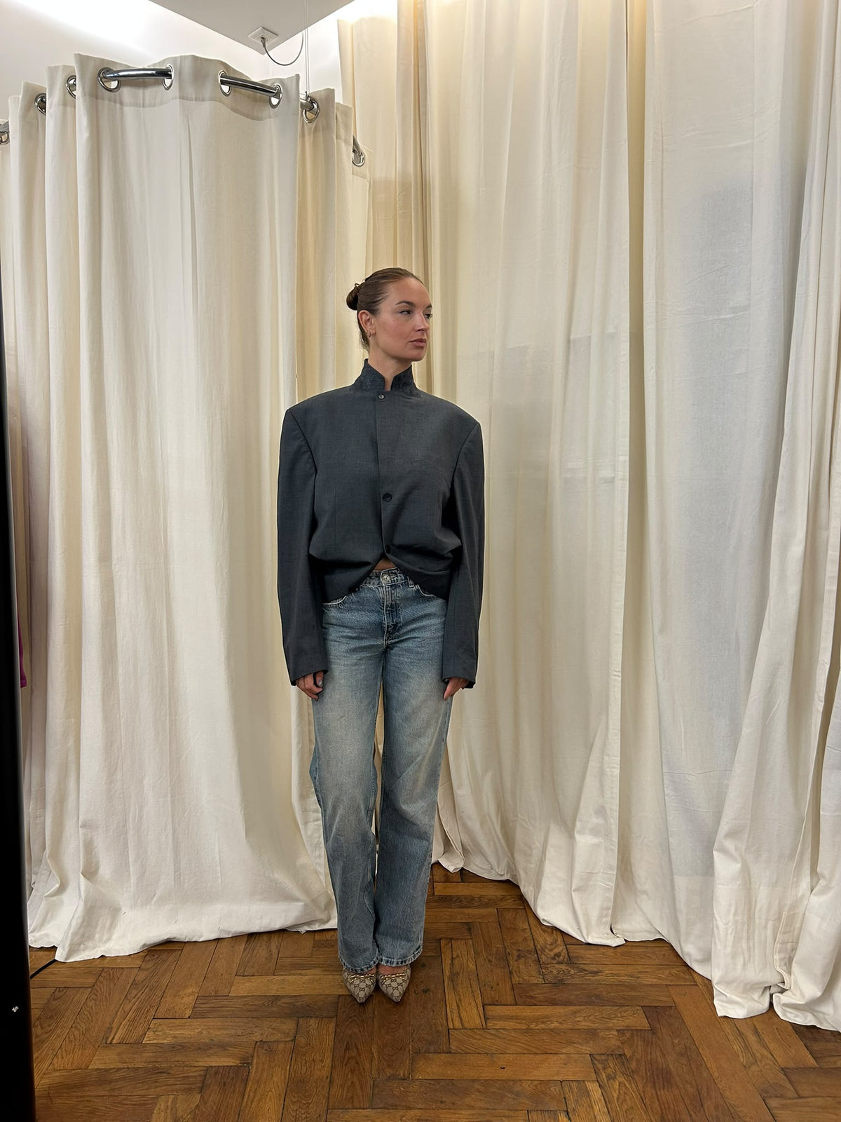Isonme Emily Open Back Blazer light gray