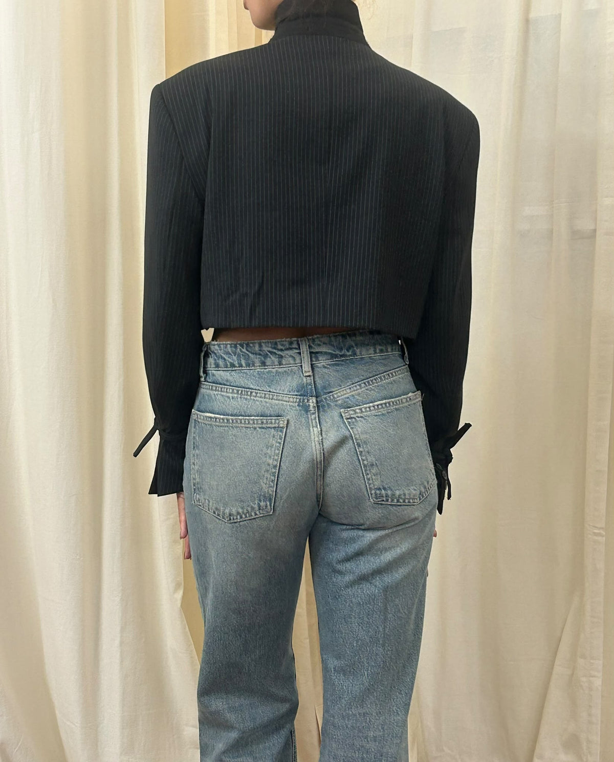 Isonme Soeyee Blazer black with stripes