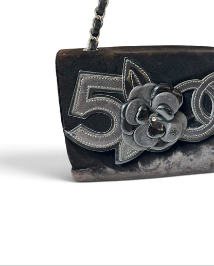 Chanel No.5 camellia pochette velvet black