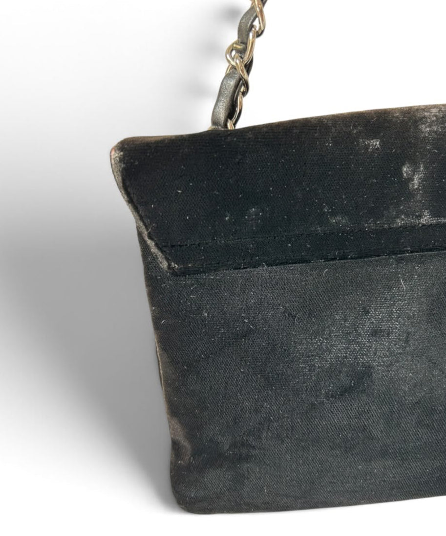 Chanel No.5 camellia pochette velvet black