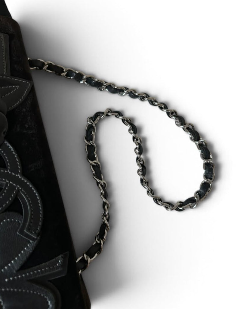 Chanel No.5 camellia pochette velvet black